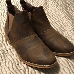 Rocket Dog Brown booties size 9